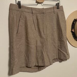Old Navy Women's Tan Pleated Shorts
